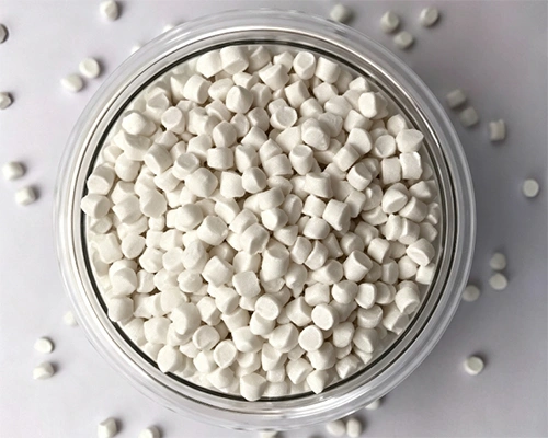 Producción de masterbatch con alto contenido de carbonato de calcio——Husillos para extrusoras de doble husillo